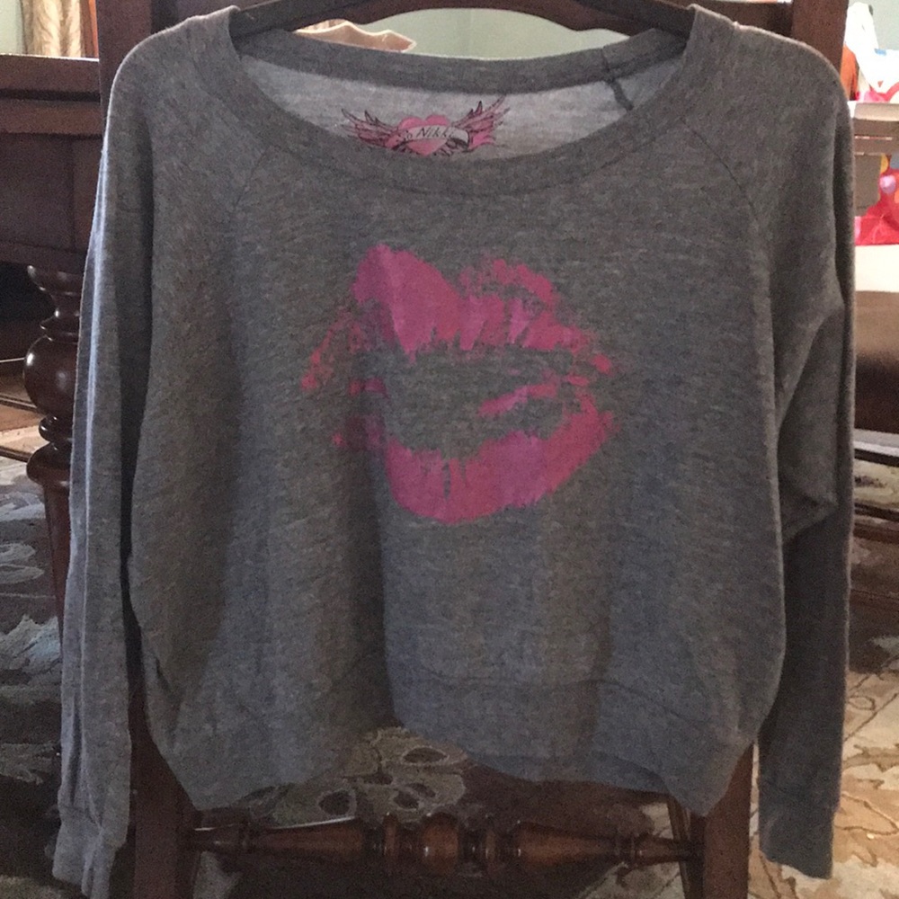 So Nikki long sleeve grey cotton T-shirt.